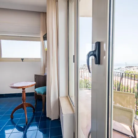 Le Axidie Aparthotel 4*
