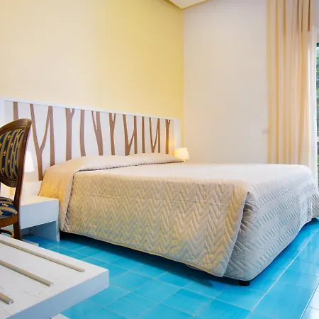 Le Axidie Aparthotel 4*
