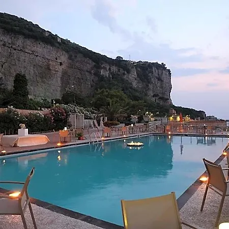 Le Axidie Hotel apartamentowy